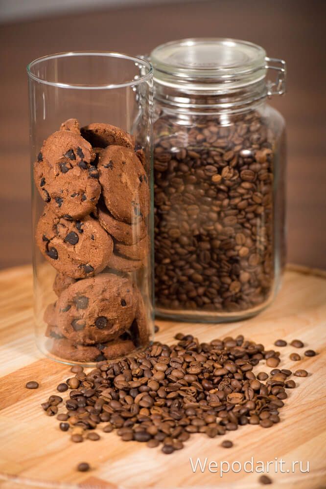 кава і печеньки з шоколадом